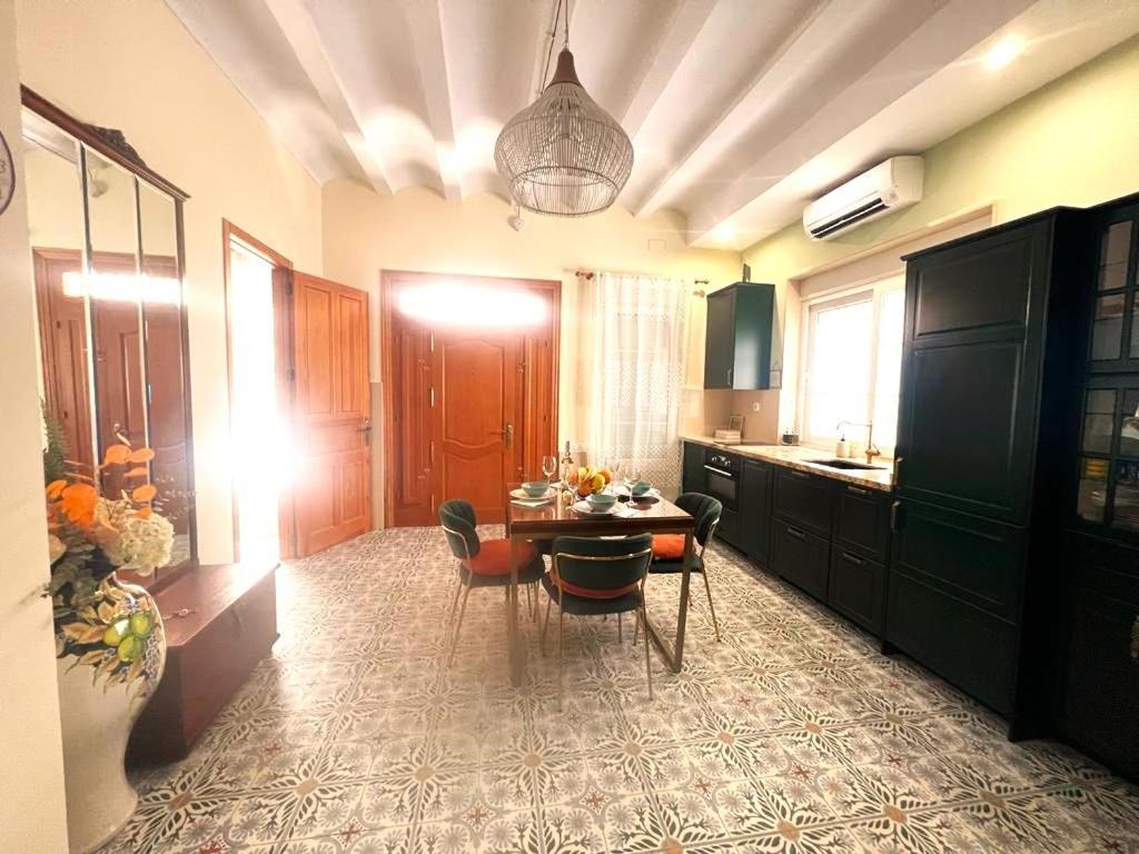 Esmeralda Apartment With Free Private Underground Parking Valencia Luaran gambar